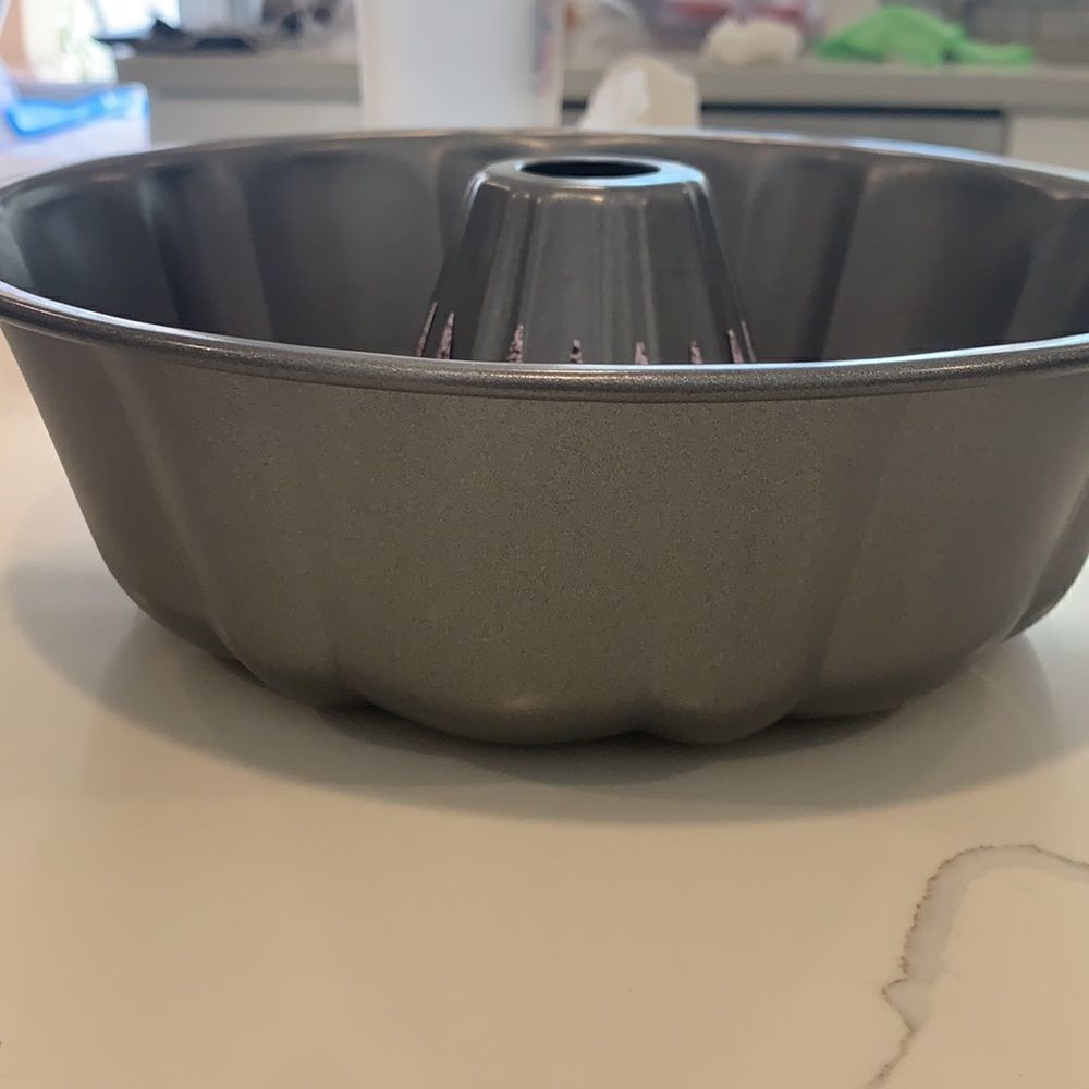 Fluted Tube Pan🧑‍🍳  - Picture 3 of 5